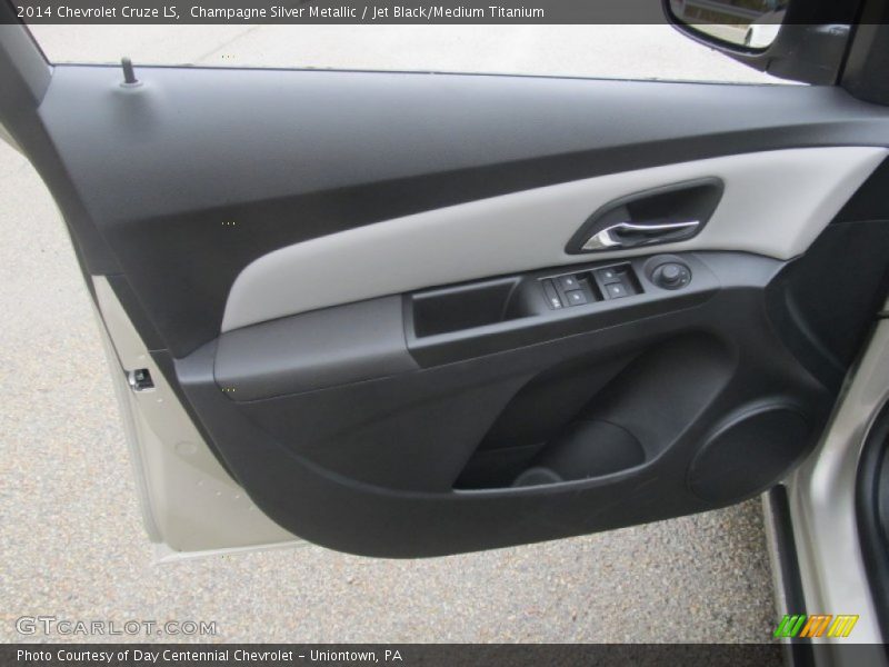 Champagne Silver Metallic / Jet Black/Medium Titanium 2014 Chevrolet Cruze LS