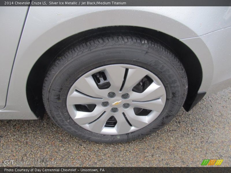 Silver Ice Metallic / Jet Black/Medium Titanium 2014 Chevrolet Cruze LS