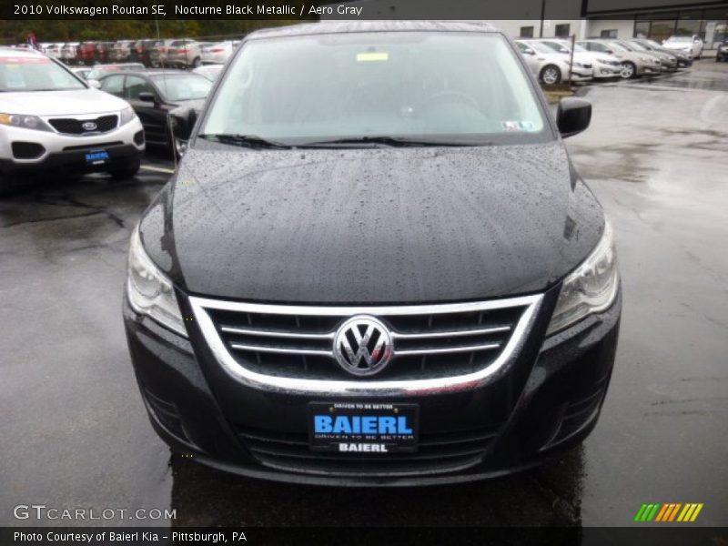 Nocturne Black Metallic / Aero Gray 2010 Volkswagen Routan SE