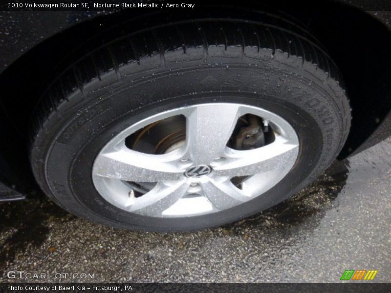 Nocturne Black Metallic / Aero Gray 2010 Volkswagen Routan SE