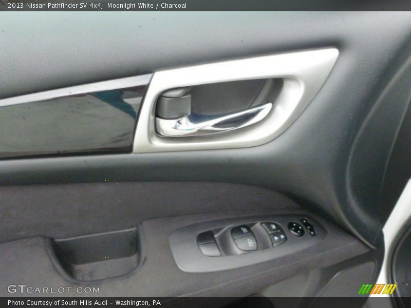 Moonlight White / Charcoal 2013 Nissan Pathfinder SV 4x4
