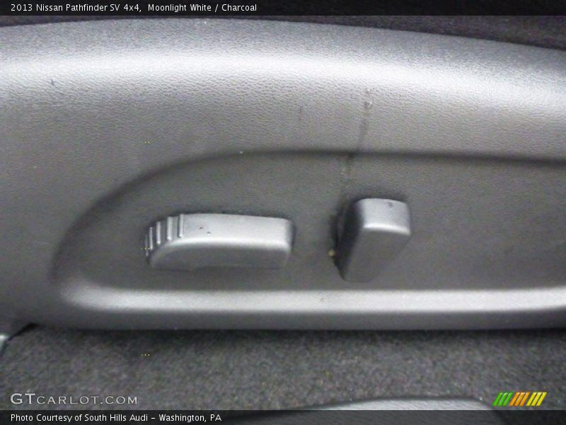Moonlight White / Charcoal 2013 Nissan Pathfinder SV 4x4