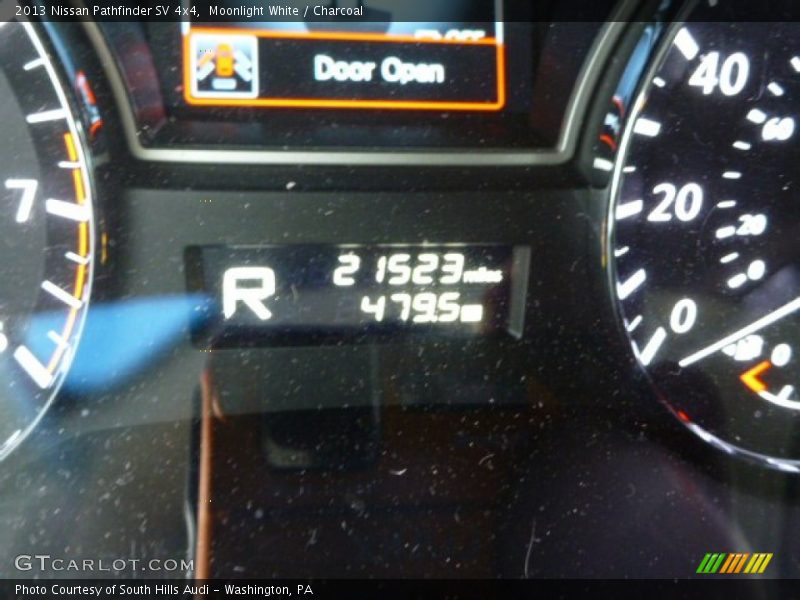 Moonlight White / Charcoal 2013 Nissan Pathfinder SV 4x4