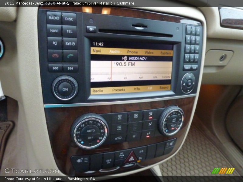 Paladium Silver Metallic / Cashmere 2011 Mercedes-Benz R 350 4Matic