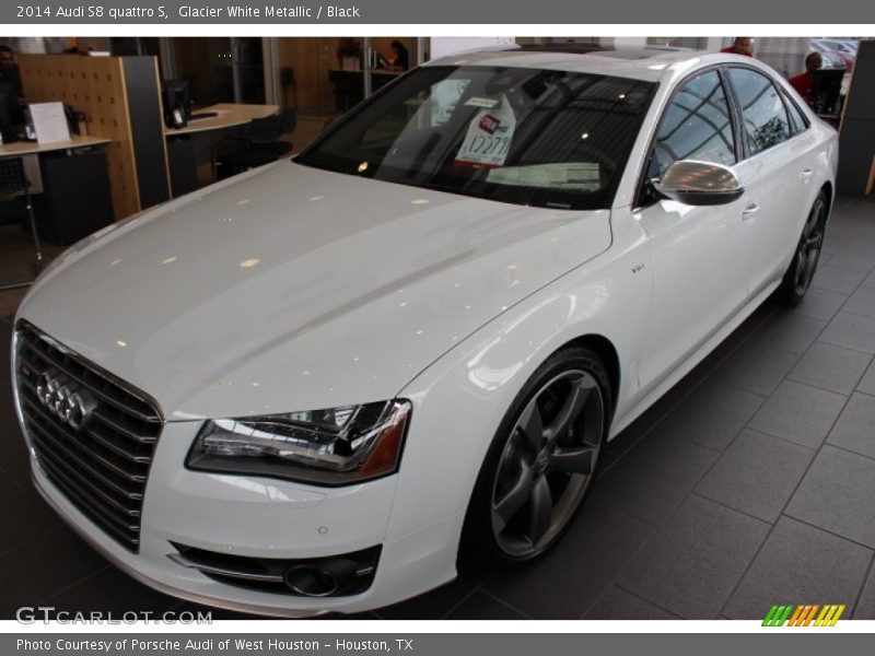 Front 3/4 View of 2014 S8 quattro S