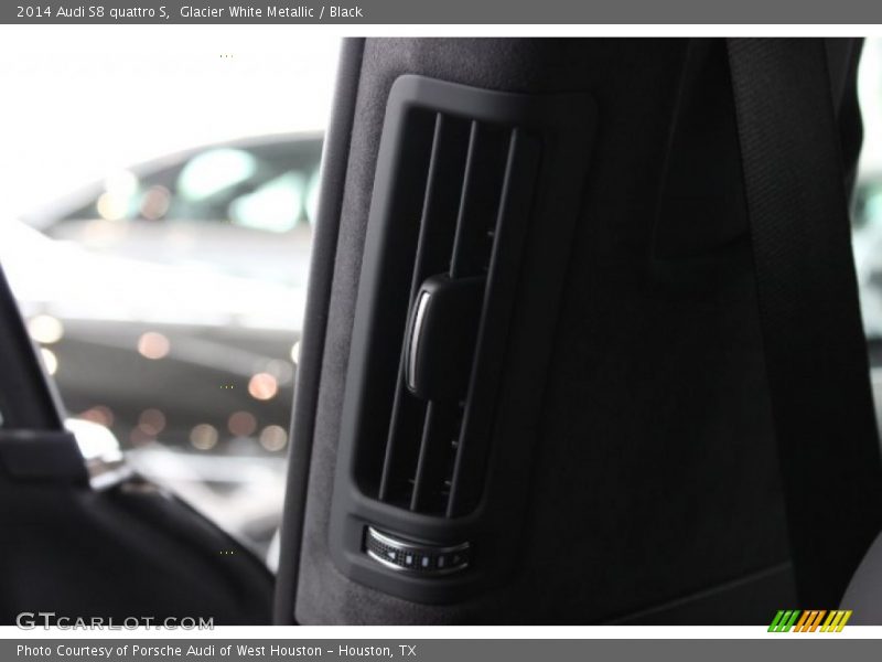 Glacier White Metallic / Black 2014 Audi S8 quattro S