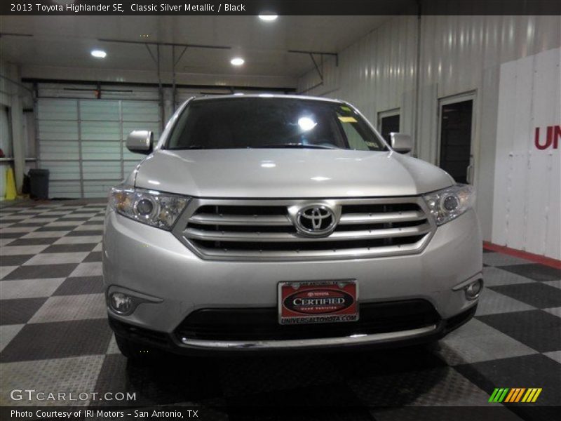Classic Silver Metallic / Black 2013 Toyota Highlander SE