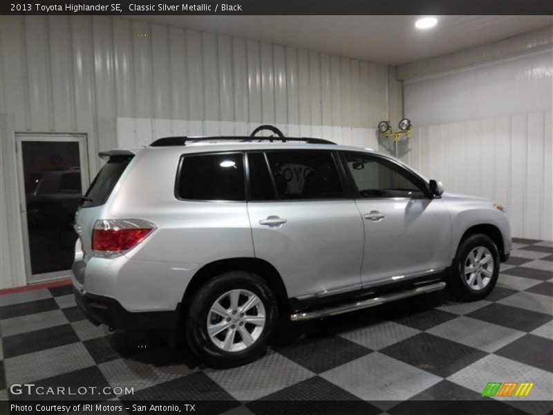 Classic Silver Metallic / Black 2013 Toyota Highlander SE