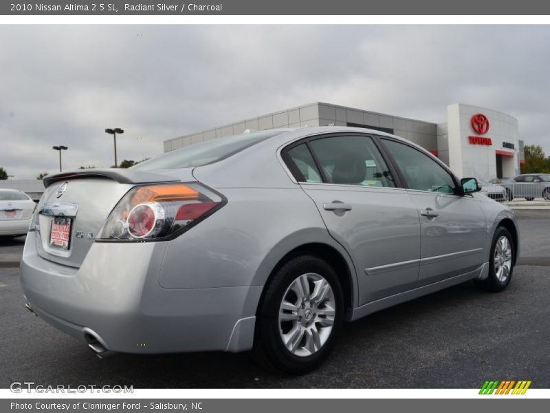 Radiant Silver / Charcoal 2010 Nissan Altima 2.5 SL