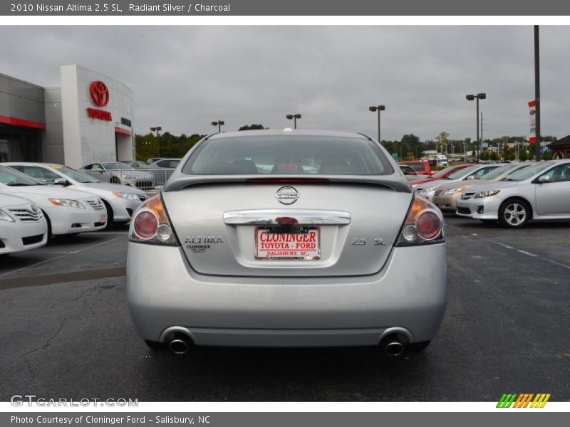 Radiant Silver / Charcoal 2010 Nissan Altima 2.5 SL