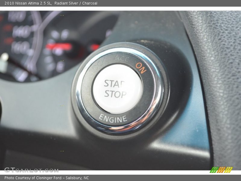 Radiant Silver / Charcoal 2010 Nissan Altima 2.5 SL