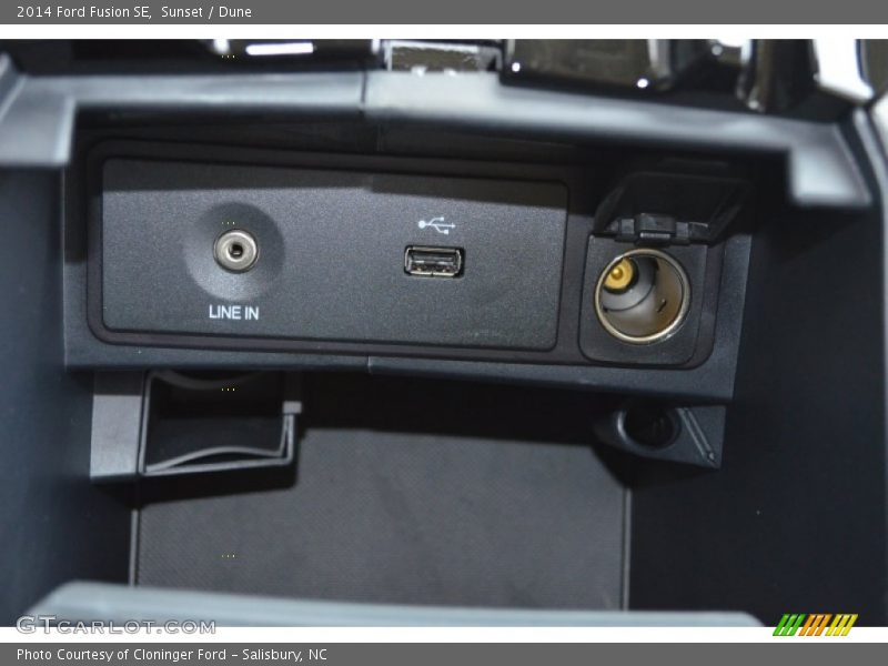 Sunset / Dune 2014 Ford Fusion SE