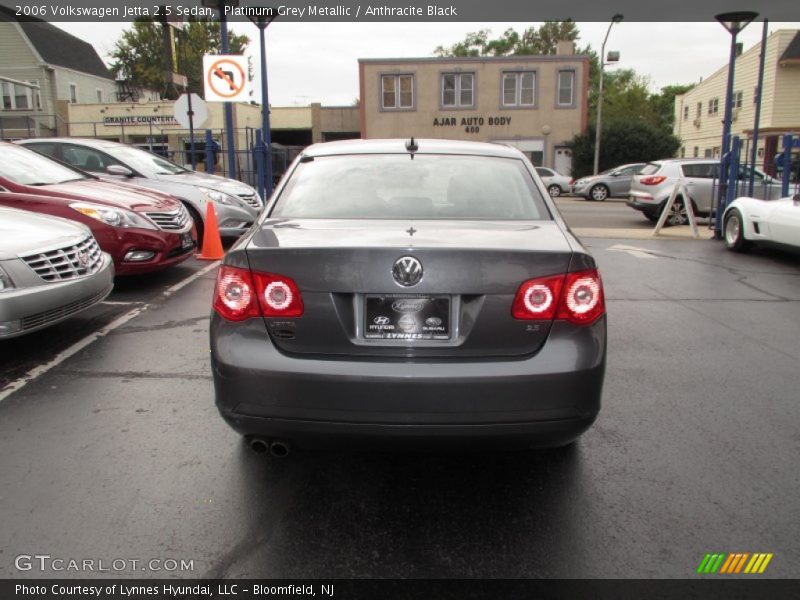 Platinum Grey Metallic / Anthracite Black 2006 Volkswagen Jetta 2.5 Sedan