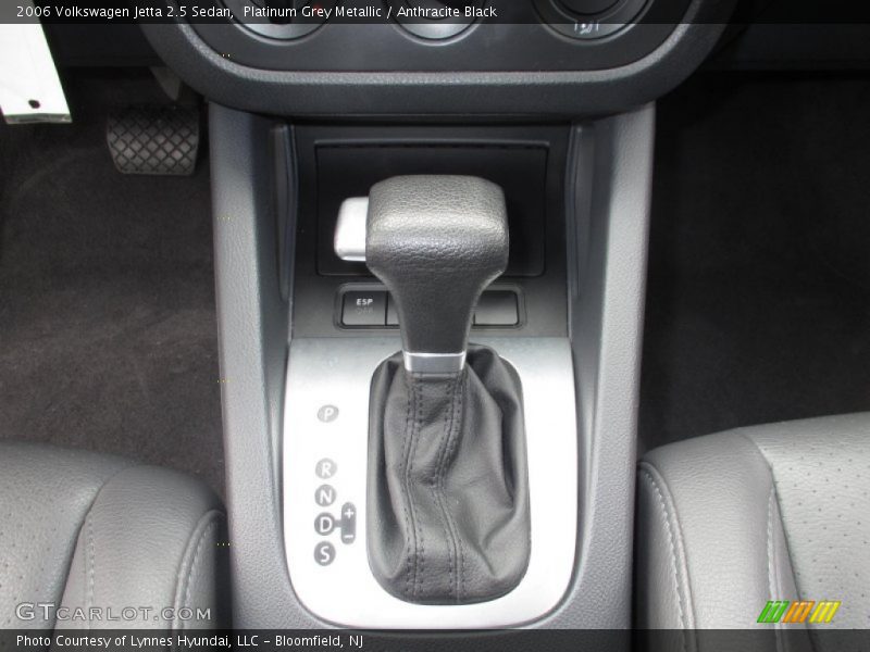  2006 Jetta 2.5 Sedan 6 Speed Tiptronic Automatic Shifter