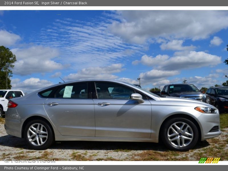 Ingot Silver / Charcoal Black 2014 Ford Fusion SE