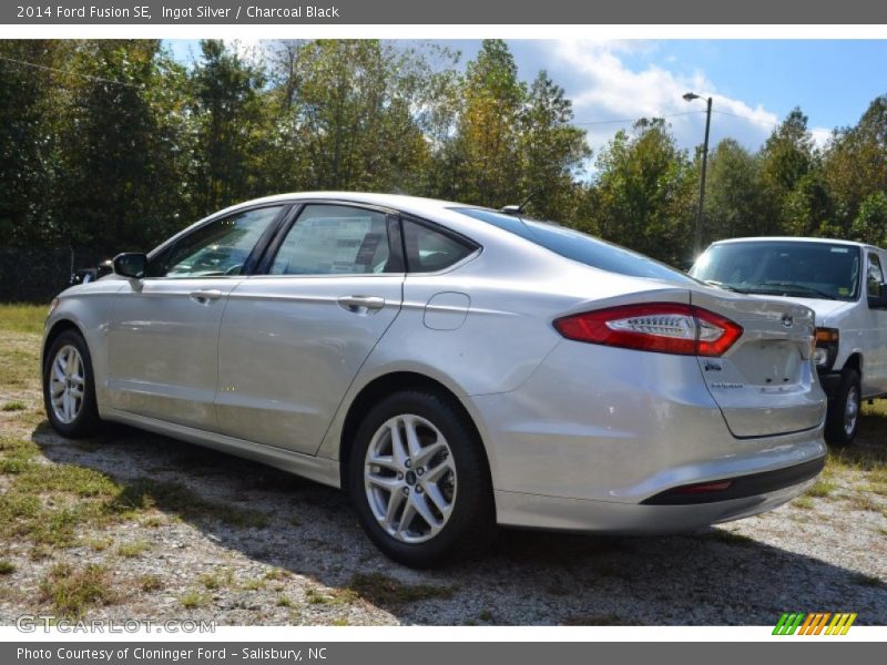 Ingot Silver / Charcoal Black 2014 Ford Fusion SE