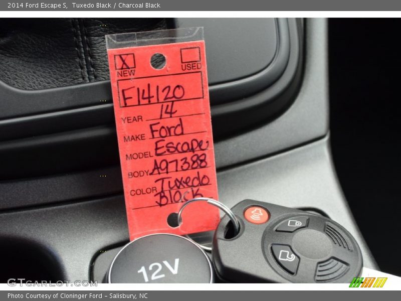 Tuxedo Black / Charcoal Black 2014 Ford Escape S