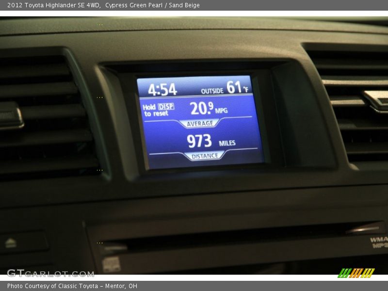 Cypress Green Pearl / Sand Beige 2012 Toyota Highlander SE 4WD