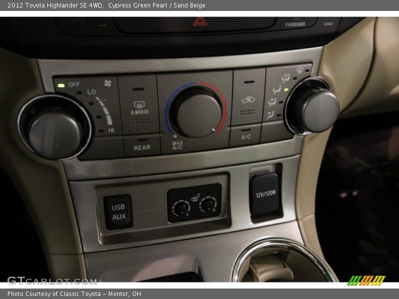 Cypress Green Pearl / Sand Beige 2012 Toyota Highlander SE 4WD