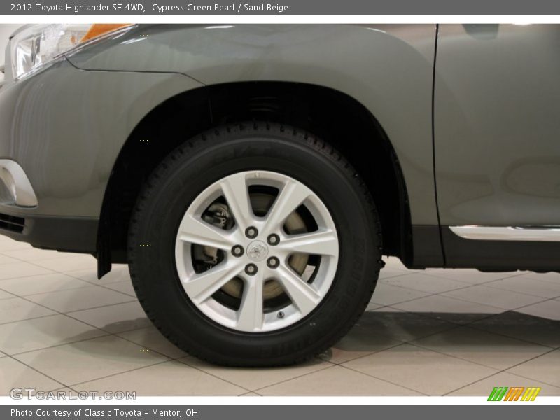 Cypress Green Pearl / Sand Beige 2012 Toyota Highlander SE 4WD