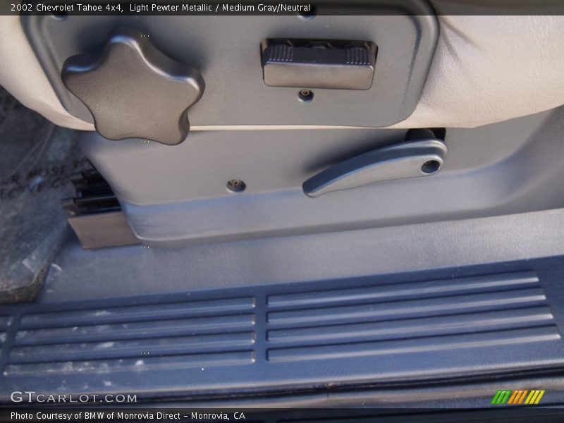 Light Pewter Metallic / Medium Gray/Neutral 2002 Chevrolet Tahoe 4x4