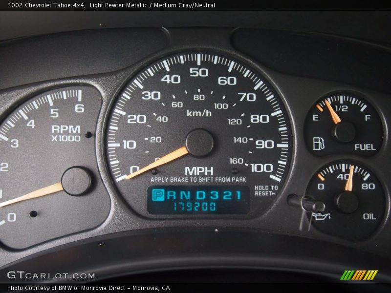 Light Pewter Metallic / Medium Gray/Neutral 2002 Chevrolet Tahoe 4x4