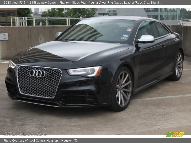 Front 3/4 View of 2013 RS 5 4.2 FSI quattro Coupe