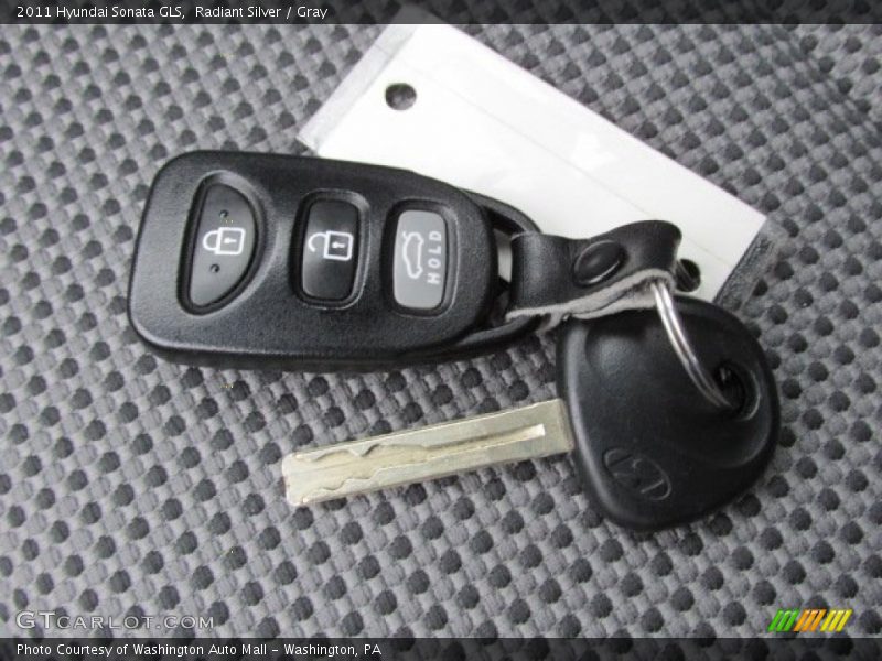 Radiant Silver / Gray 2011 Hyundai Sonata GLS