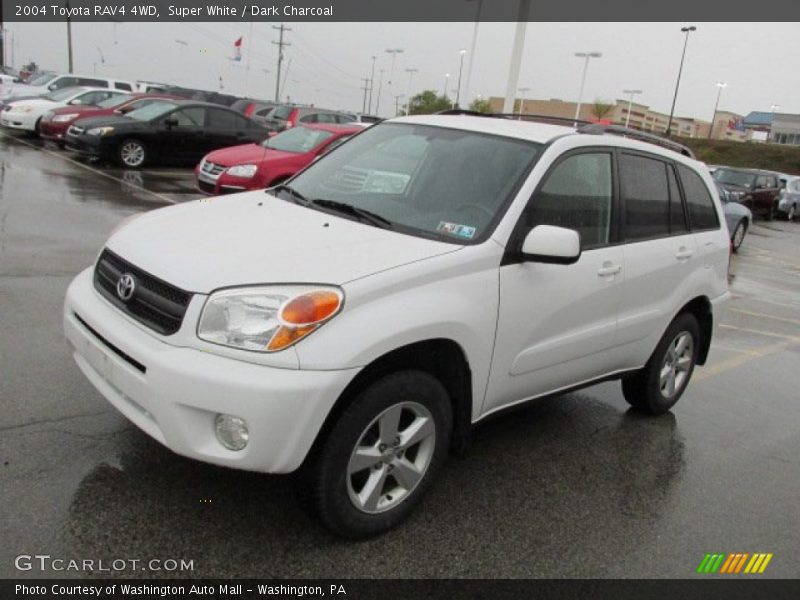 Front 3/4 View of 2004 RAV4 4WD