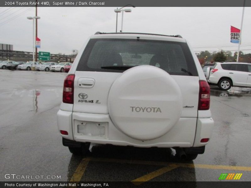Super White / Dark Charcoal 2004 Toyota RAV4 4WD