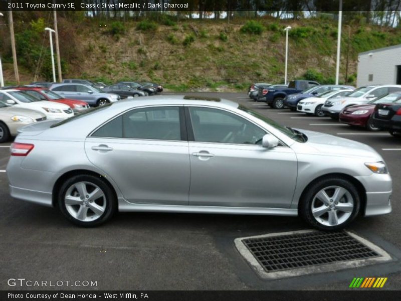 Classic Silver Metallic / Dark Charcoal 2011 Toyota Camry SE