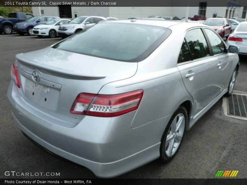 Classic Silver Metallic / Dark Charcoal 2011 Toyota Camry SE