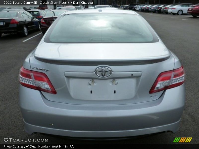 Classic Silver Metallic / Dark Charcoal 2011 Toyota Camry SE
