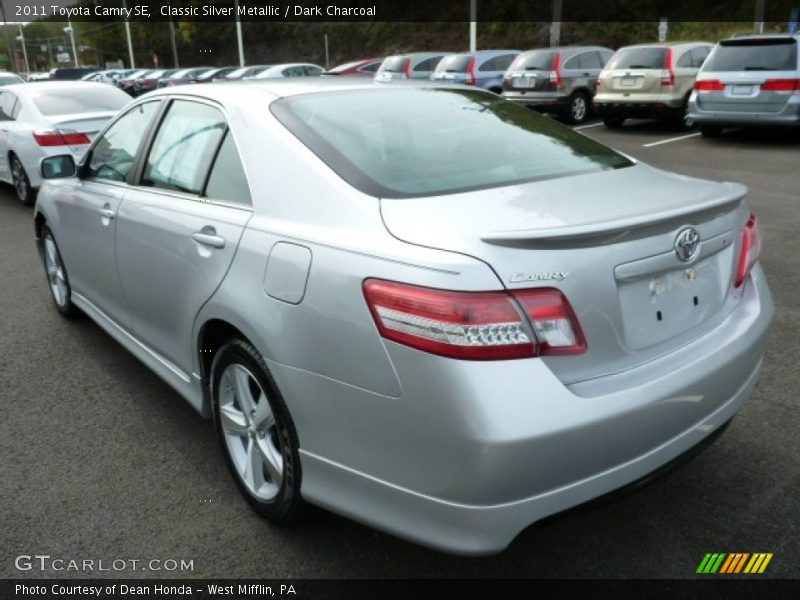 Classic Silver Metallic / Dark Charcoal 2011 Toyota Camry SE