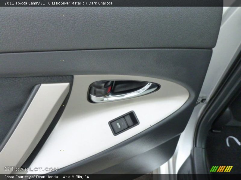 Classic Silver Metallic / Dark Charcoal 2011 Toyota Camry SE