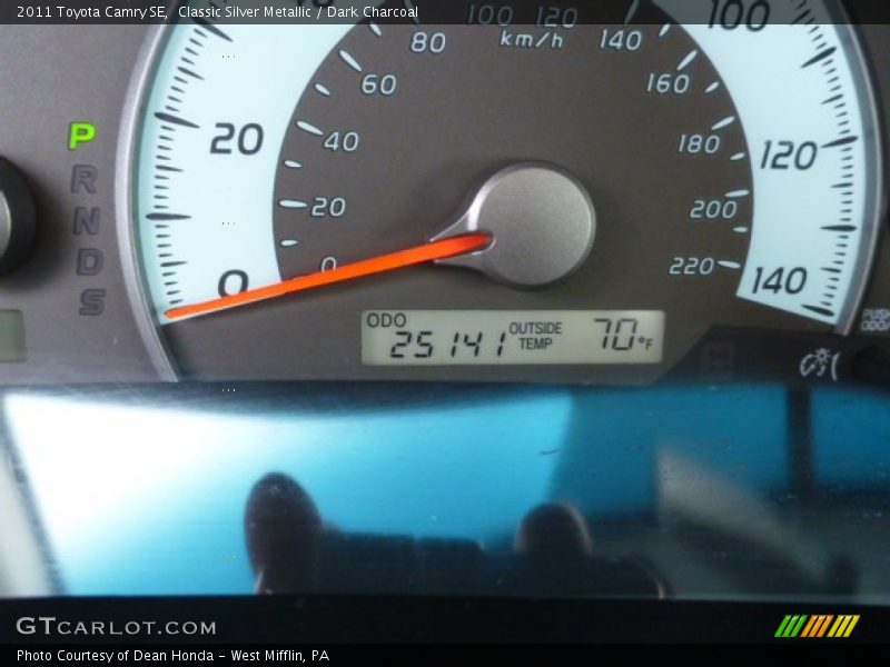 Classic Silver Metallic / Dark Charcoal 2011 Toyota Camry SE