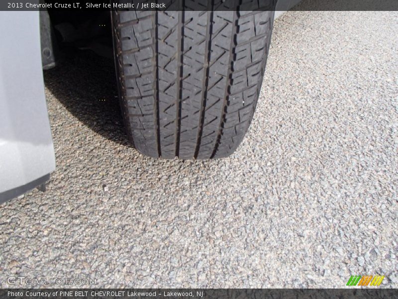 Silver Ice Metallic / Jet Black 2013 Chevrolet Cruze LT