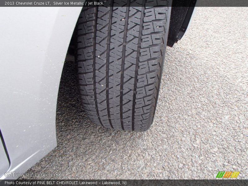 Silver Ice Metallic / Jet Black 2013 Chevrolet Cruze LT