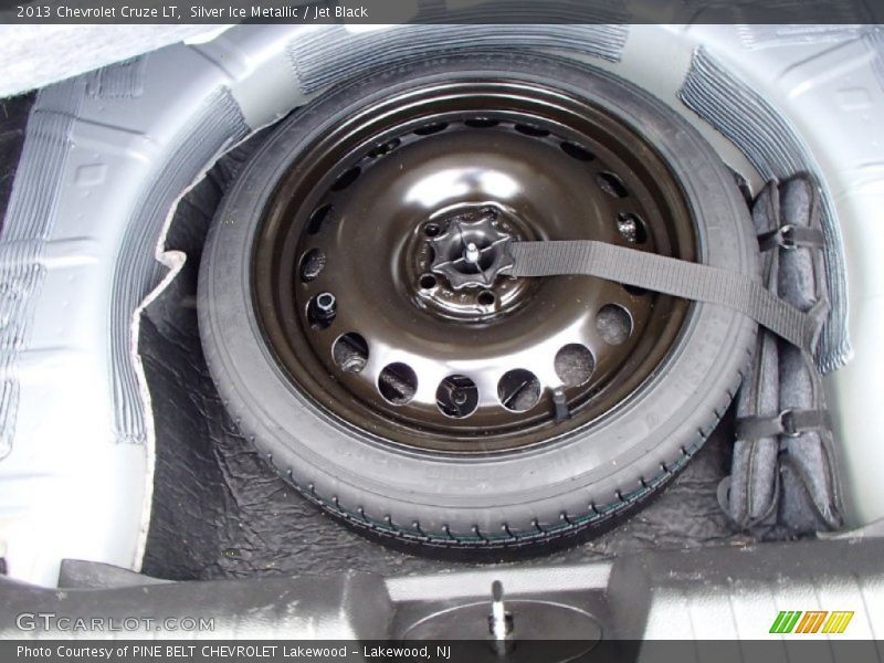 Silver Ice Metallic / Jet Black 2013 Chevrolet Cruze LT