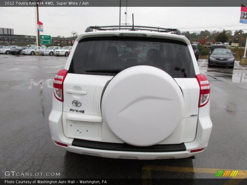 Super White / Ash 2012 Toyota RAV4 I4 4WD