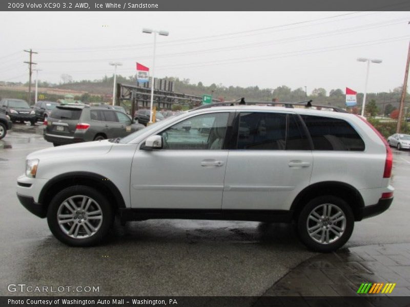 Ice White / Sandstone 2009 Volvo XC90 3.2 AWD