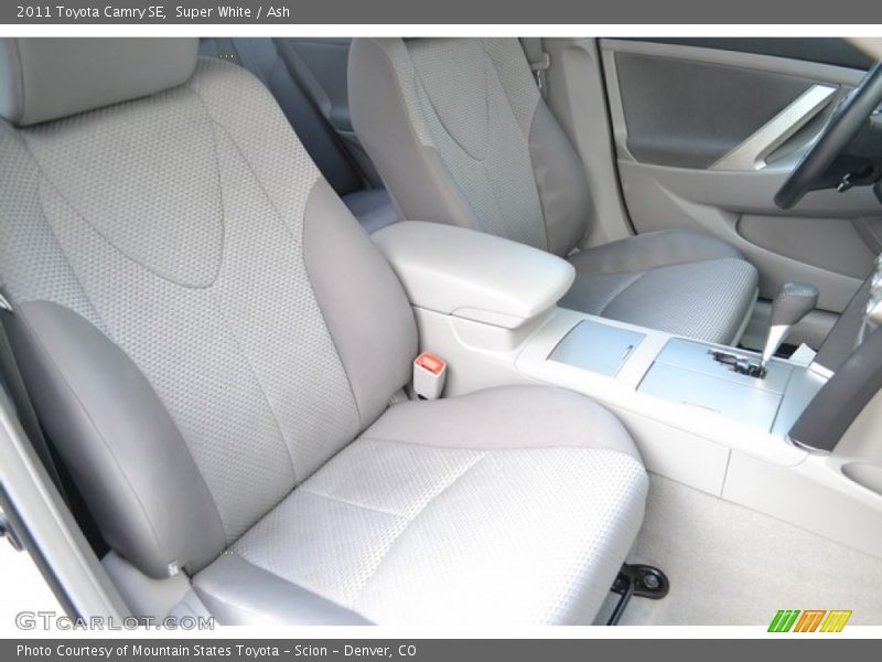 Super White / Ash 2011 Toyota Camry SE