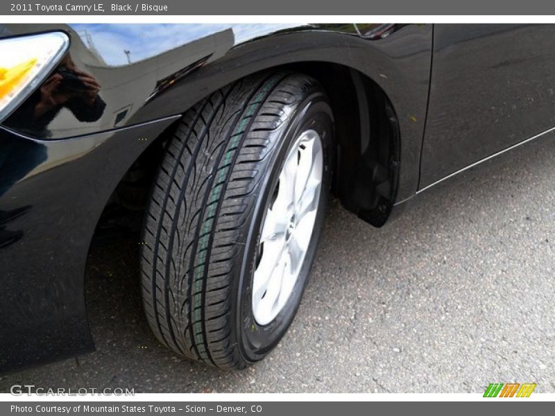 Black / Bisque 2011 Toyota Camry LE