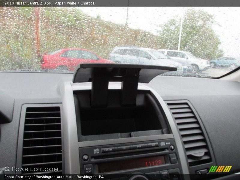 Aspen White / Charcoal 2010 Nissan Sentra 2.0 SR