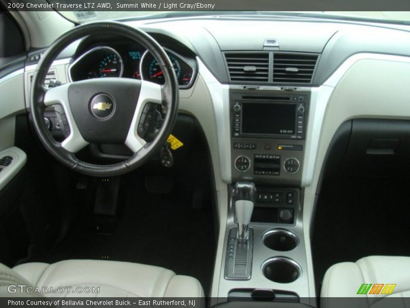 Summit White / Light Gray/Ebony 2009 Chevrolet Traverse LTZ AWD