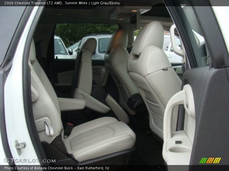 Summit White / Light Gray/Ebony 2009 Chevrolet Traverse LTZ AWD