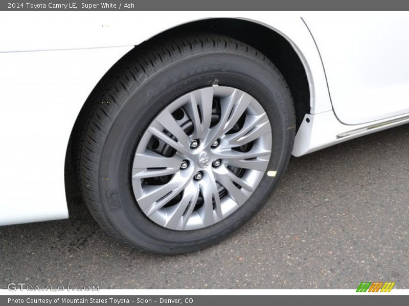 Super White / Ash 2014 Toyota Camry LE