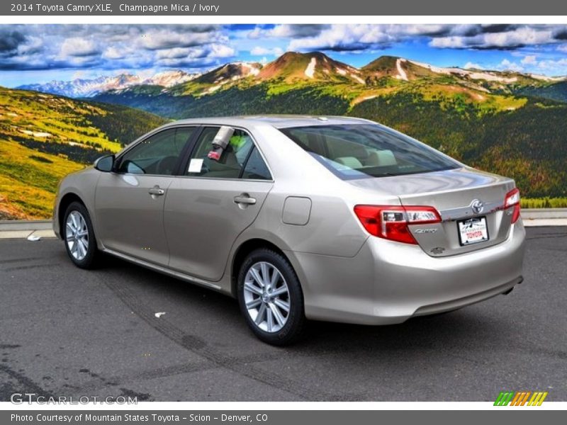 Champagne Mica / Ivory 2014 Toyota Camry XLE