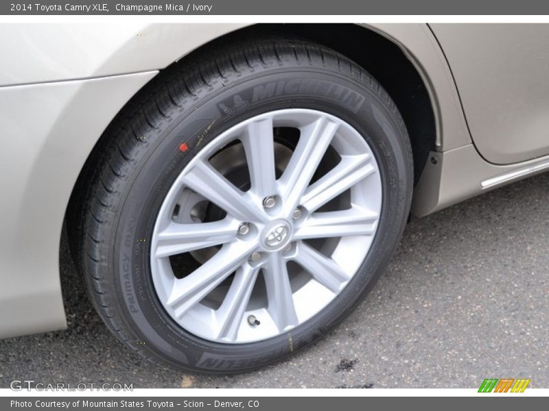 Champagne Mica / Ivory 2014 Toyota Camry XLE
