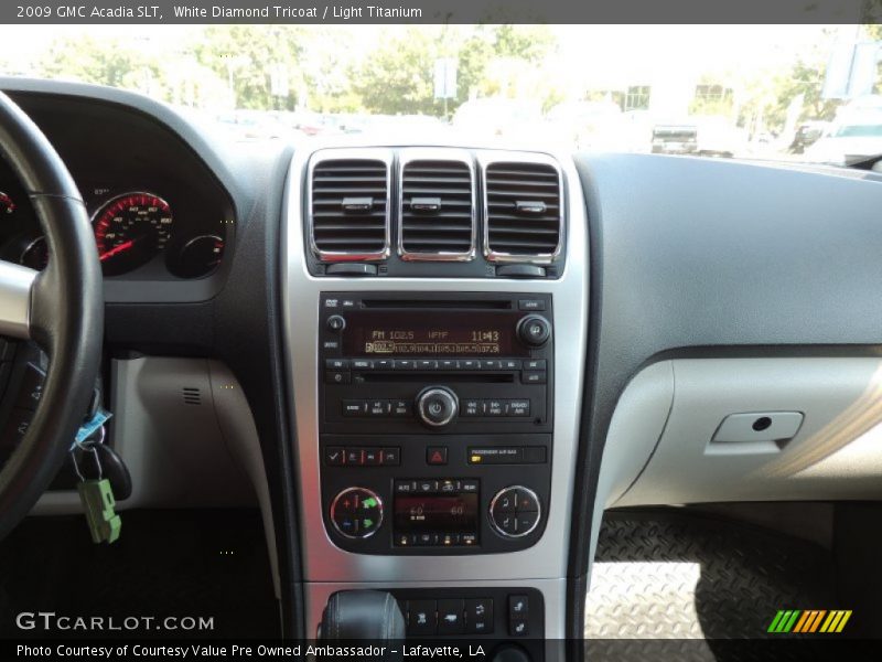 White Diamond Tricoat / Light Titanium 2009 GMC Acadia SLT